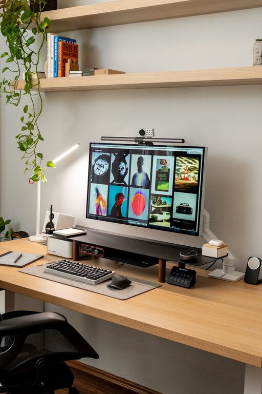 How to Create a Cozy and Productive Home Office Space