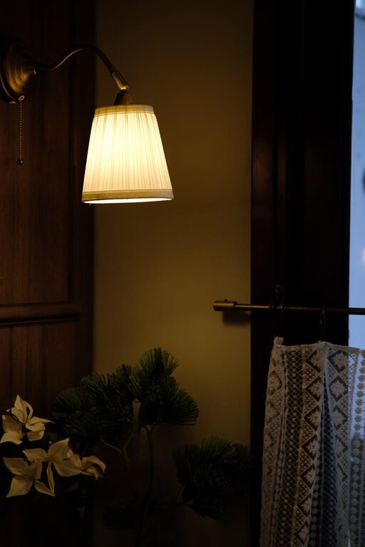 Simple Tips for Creating a Cozy and Inviting Home Atmosphere